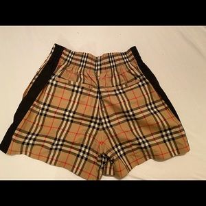 Burberry Shorts Women Size 4